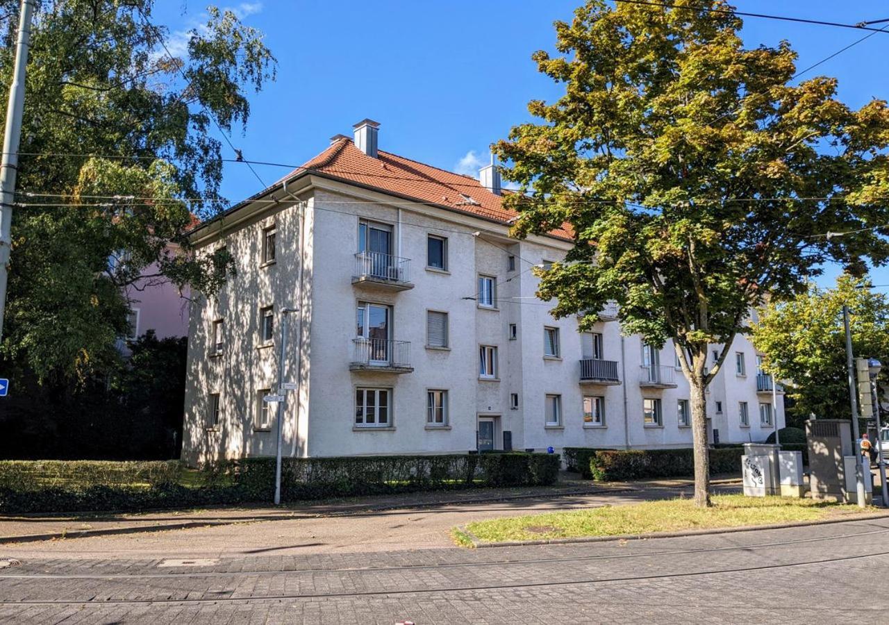 65Qm Altbaucharme Mit Zwei Balkonen Apartment Karlsruhe Bagian luar foto