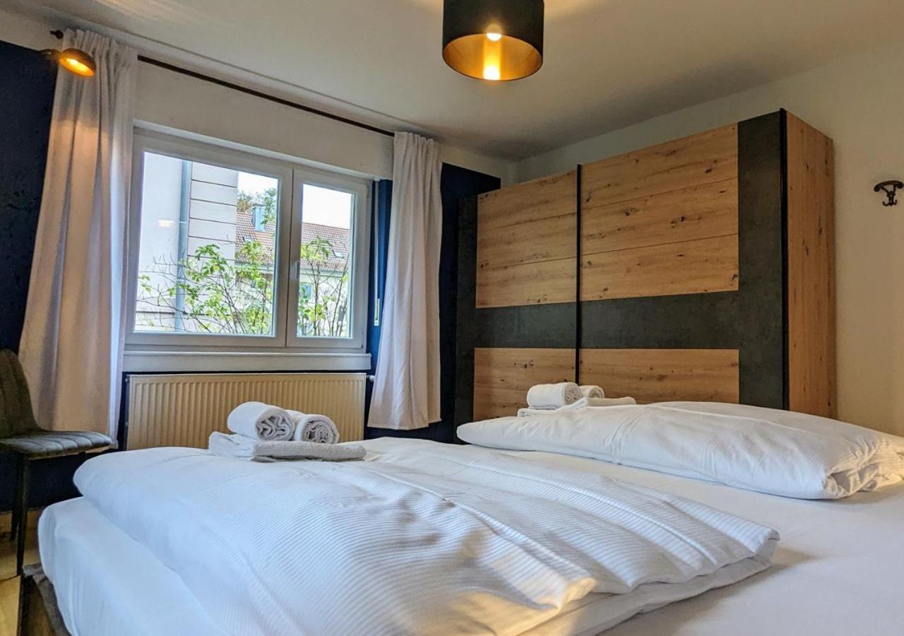 65Qm Altbaucharme Mit Zwei Balkonen Apartment Karlsruhe Bagian luar foto