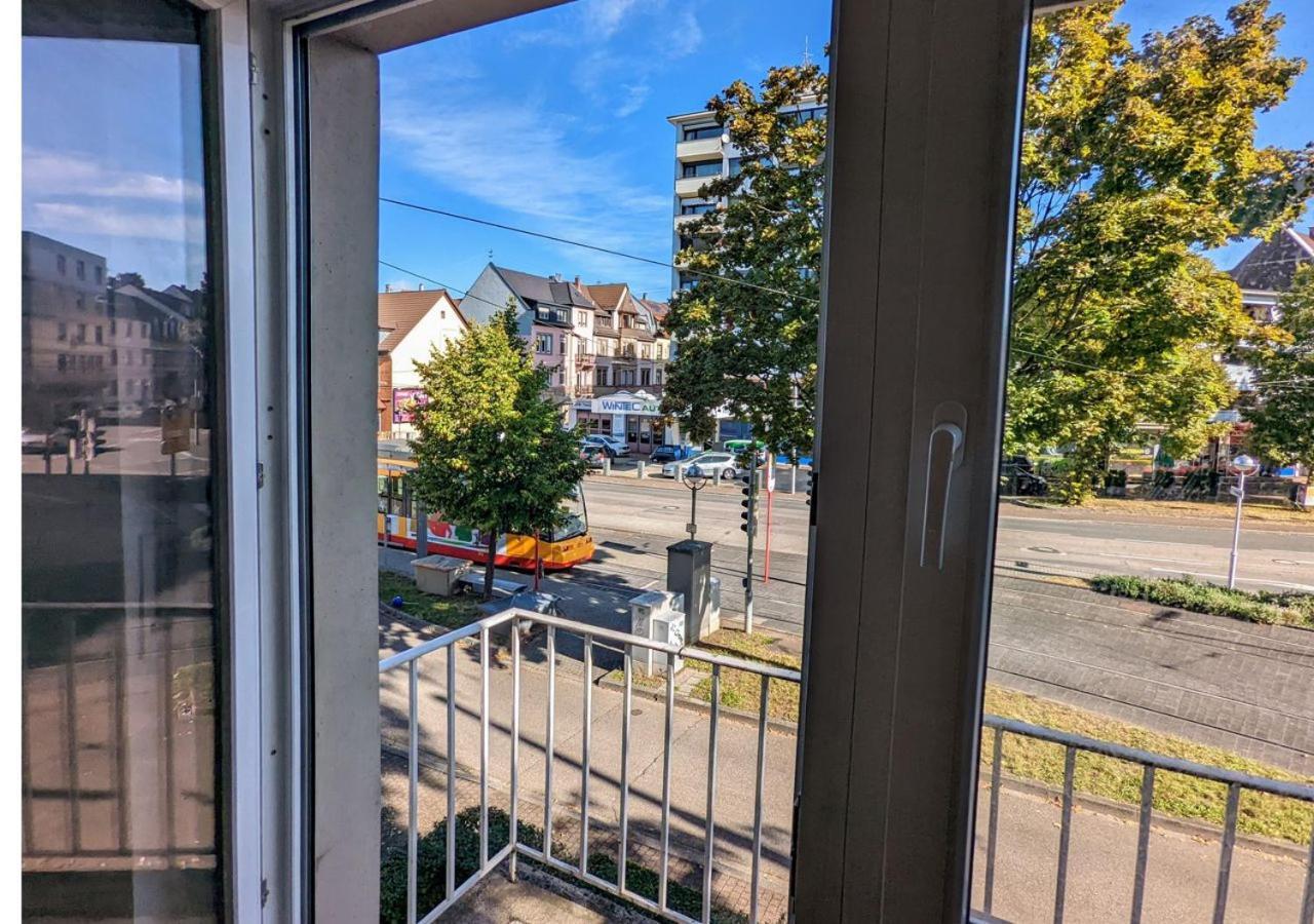 65Qm Altbaucharme Mit Zwei Balkonen Apartment Karlsruhe Bagian luar foto