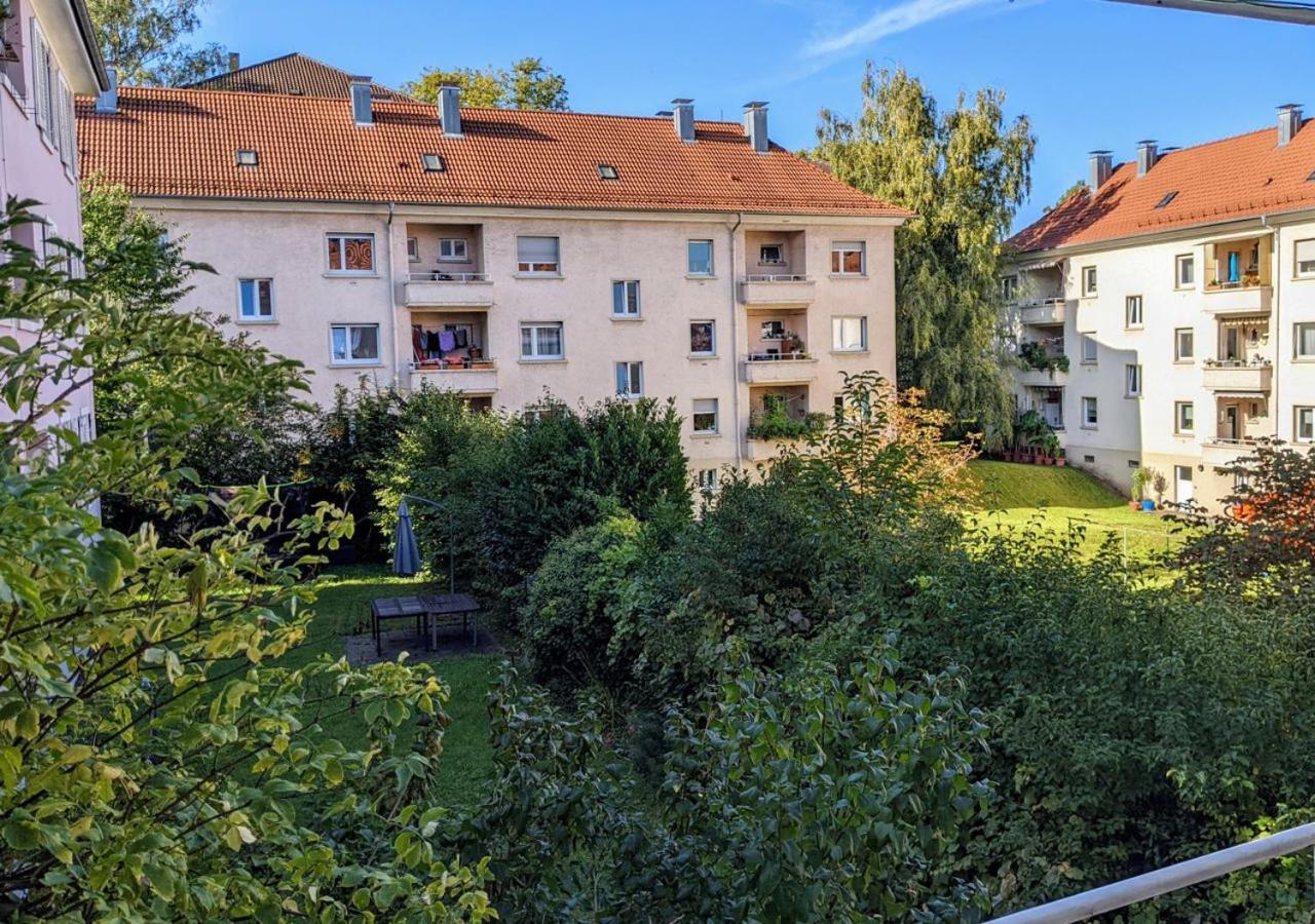 65Qm Altbaucharme Mit Zwei Balkonen Apartment Karlsruhe Bagian luar foto